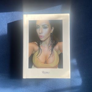 Kim Kardashian Selfish the selfie photography of Kim Kardashian West